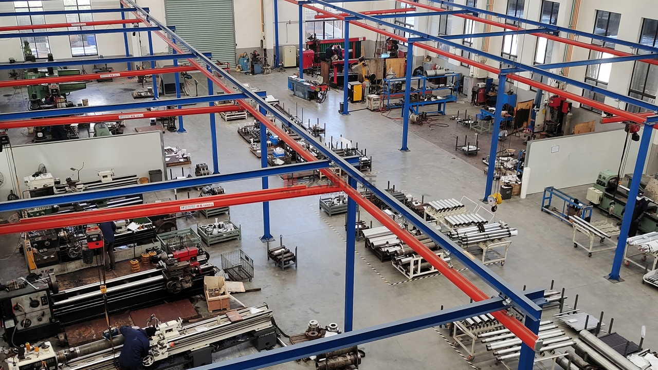 大鴻液壓金工車間